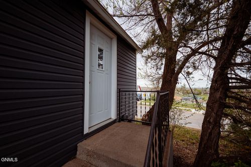 100 2nd St Ne, Watford City, ND, 58854-7523 | Card Image