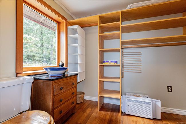 Ensuite and walk-in closet | Image 68