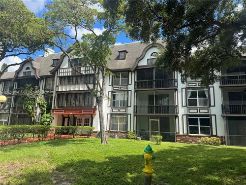 2q-3740 Inverrary Dr, LAUDERHILL, FL, 33319-5151 | Card Image