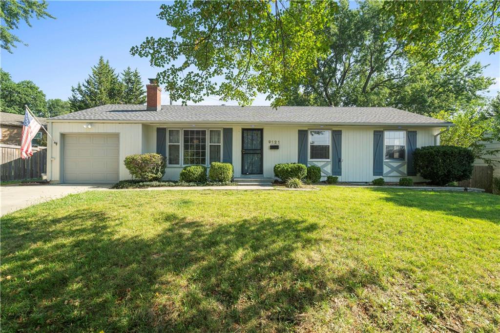 Western Hills Dr, Kansas City, MO 64114