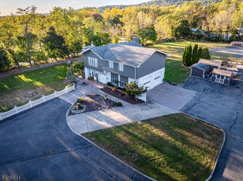 811 State Route 57, Stewartsville, NJ, 08886-2102 | Card Image