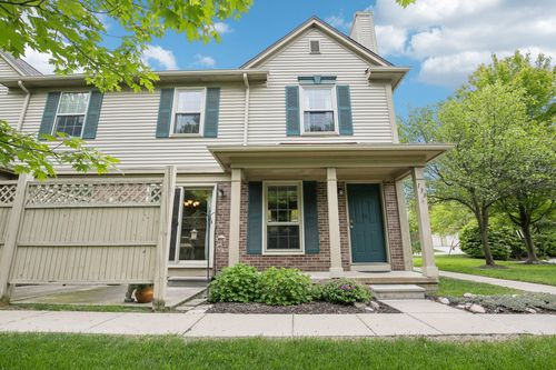 133 Commons Cir, Saline, MI, 48176-9186 | Card Image