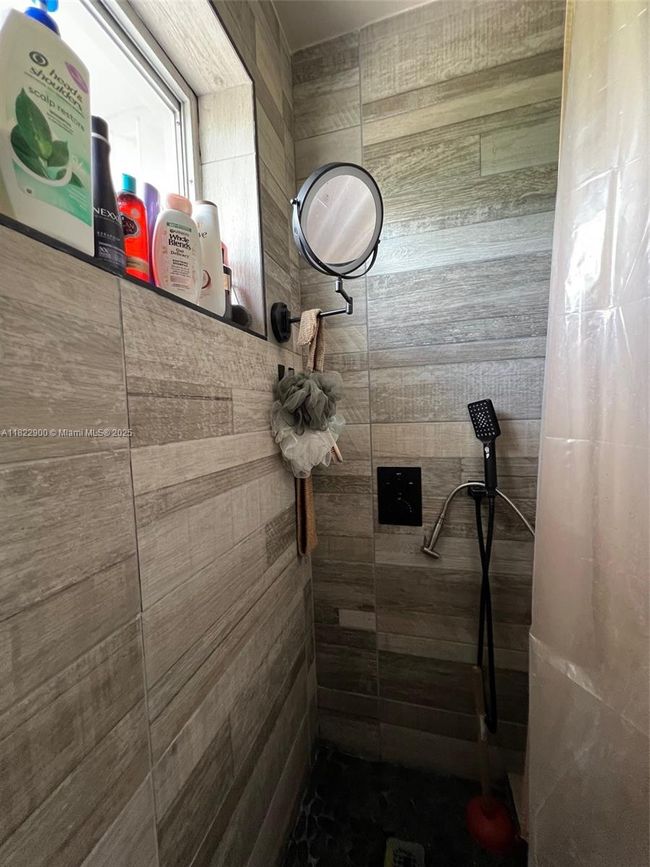 8230 Nw 15 Th St, House other with 3 bedrooms, 1 bathrooms and null parking in Pembroke Pines FL | Image 15