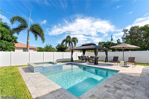 543 107th Ave N, Naples, FL, 34108-1854 | Card Image