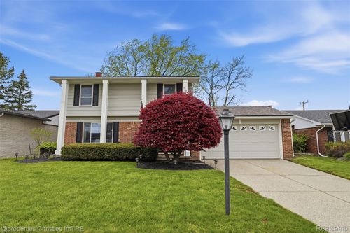 39142 Donald St, Livonia, MI, 48154-4773 | Card Image