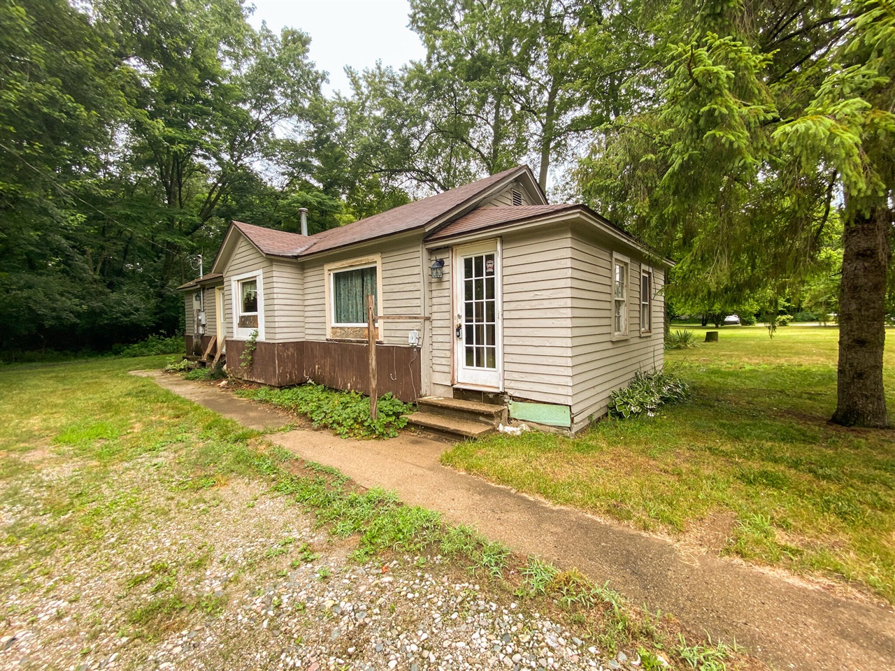 3rd St, Niles, MI 49120