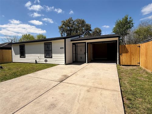 7922 Jutland Rd, Houston, TX, 77033-2953 | Card Image