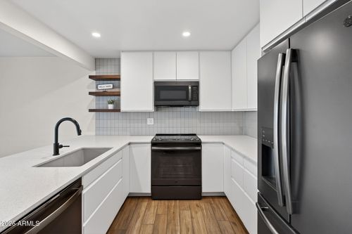 62-3416 N 44th St, Phoenix, AZ, 85018-6050 | Card Image