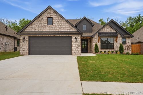 10721 S 281st East Ave, Coweta, OK, 74429-9012 | Card Image