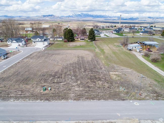 Aerial view featuring a mountain view | Image 4