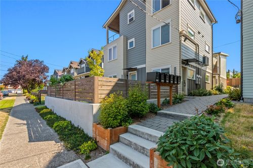 8332 26th Ave Nw, Seattle, WA, 98117-4447 | Card Image