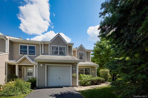 30 Deer Crossing Dr, Fishkill, NY, 12524-1361 | Card Image