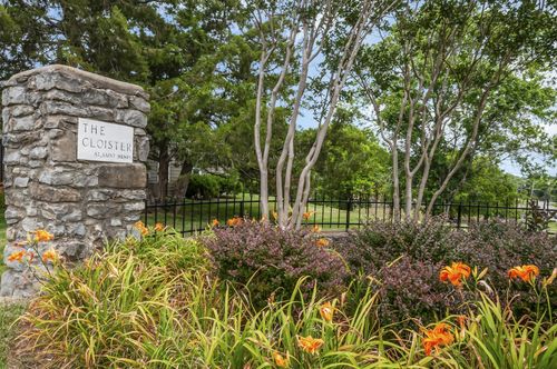 421 Siena Dr, Nashville, TN, 37205-3564 | Card Image