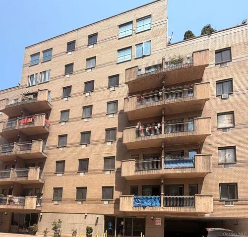 r1h-4231 Colden Street, New York, NY, 11355 | Card Image