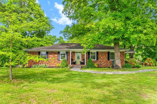 1711 Lovers Ln, Hopkinsville, KY, 42240-9335 | Card Image