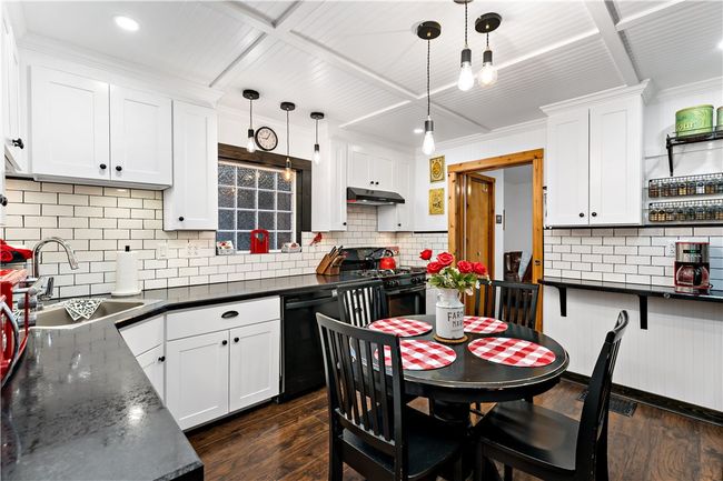 3354 Millers Run Rd, House other with 2 bedrooms, 2 bathrooms and 5 parking in Cecil PA | Image 4