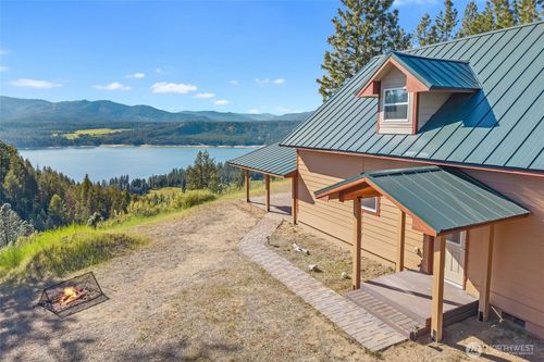 6523 Camp Naborlee Rd, Fruitland, WA, 99129-9719 | Card Image