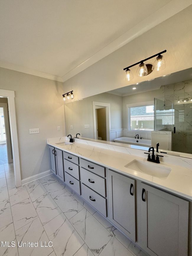 Master Double Vanities | Image 9