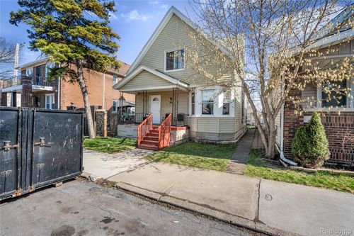 2422 Commor Street, Hamtramck, MI, 48212 | Card Image