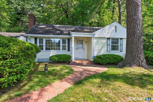 44 Lawrence Ave, Avon, CT, 06001-3620 | Card Image