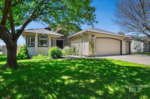 1727 N Vinifera Ave, Kuna, ID, 83634-5040 | Card Image