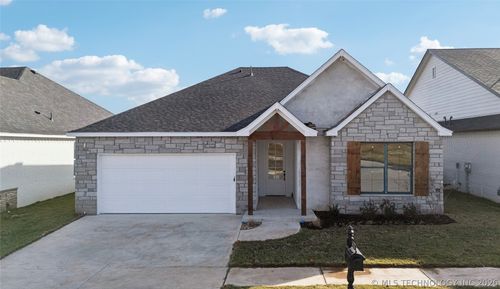 9712 E 132nd St S, Bixby, OK, 74008-4962 | Card Image