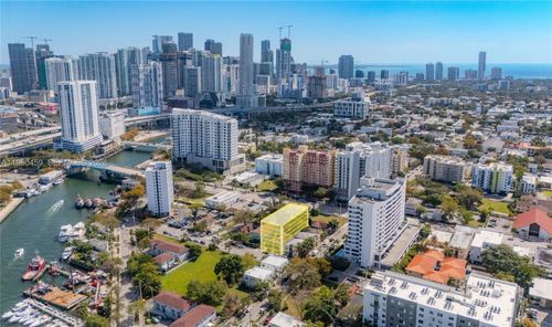 566 Nw 1st St, Miami, FL, 33128-1521 | Card Image