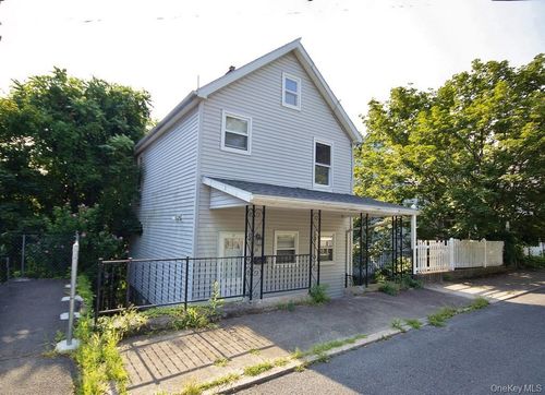 22 South St, Highland Fls, NY, 10928-1421 | Card Image