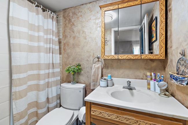 APT-115 - 824 E Old Willow Rd, Condo with 3 bedrooms, 2 bathrooms and 3 parking in Prospect Heights IL | Image 15