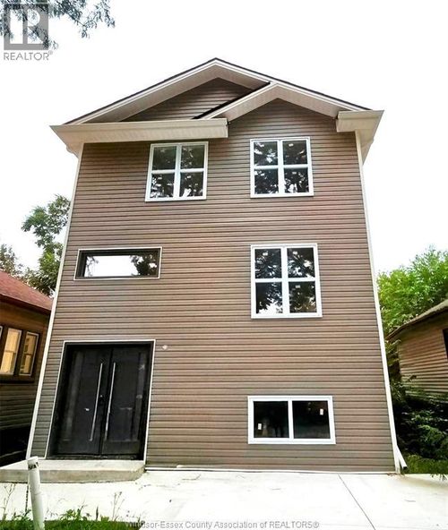 411 Clinton St, Windsor, ON, N8X1A7 | Card Image
