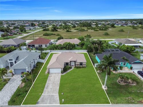 2007 NW Nw 21st St, CAPE CORAL, FL, 33993-3837 | Card Image