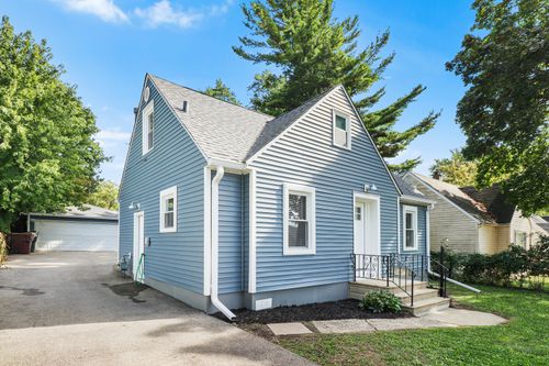 1511 Pine Grove Ave, Round Lake Beach, IL, 60073-2156 | Card Image