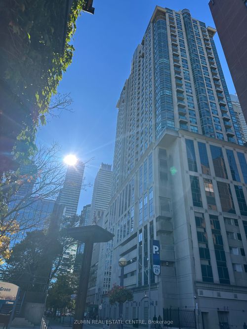 2116-8 Park Rd, Toronto, ON, M4W3S5 | Card Image