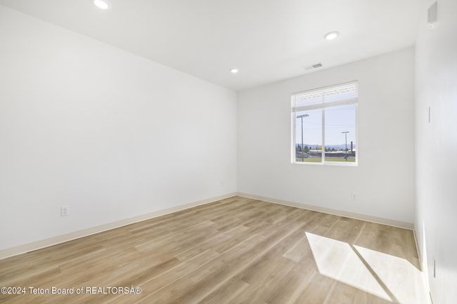 F204 - 201 E Ross Ave Avenue, Condo with 2 bedrooms, 2 bathrooms and null parking in Driggs ID | Image 9