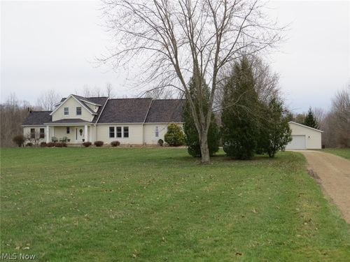 8566 Chatham Rd, Medina, OH, 44256-9176 | Card Image
