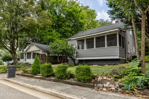 241 Boardman Ave, Maryville, TN, 37803-6062 | Card Image