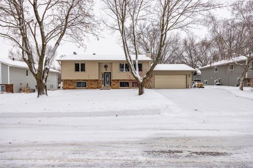 225 Cardinal Ln, Chaska, MN, 55318-1658 | Card Image