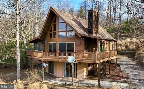 80 Purple Finch Ln, BERKELEY SPRINGS, WV, 25411-6747 | Card Image