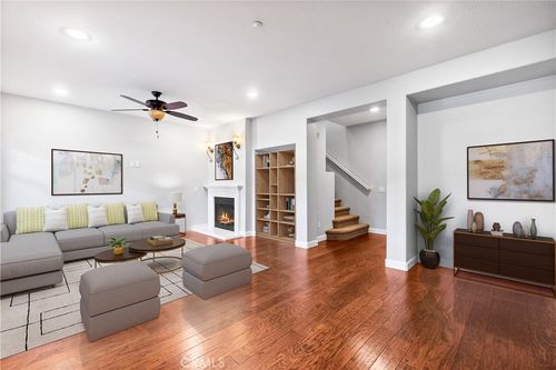 116 Chantilly, Irvine, CA, 92620-2862 | Card Image