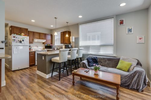 17 Mcdonald Ave, London, ON, N6G1A9 | Card Image