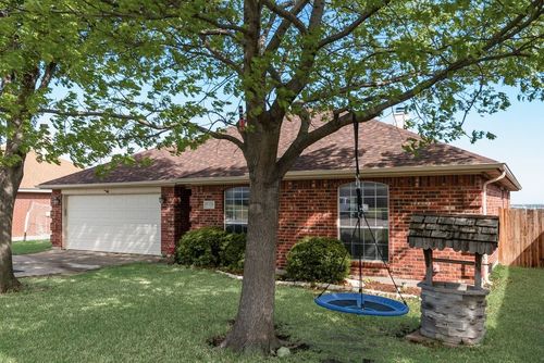 9320 Rhea Ct, White Settlement, TX, 76108-3388 | Card Image