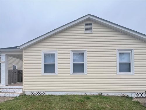 718 Jefferson Park E, Jefferson, LA, 70121-1737 | Card Image