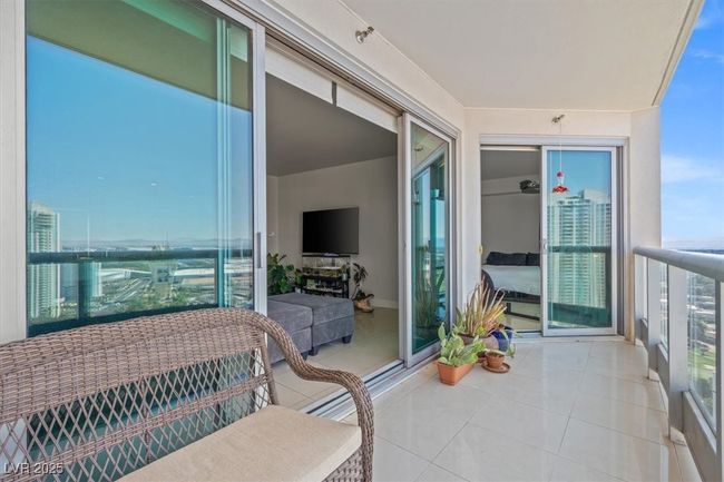 UNIT-3005 - 222 Karen Ave, Home with 1 bedrooms, 2 bathrooms and 1 parking in Las Vegas NV | Image 27