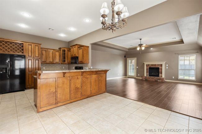 11813 S Tamarack Ct, House other with 4 bedrooms, 3 bathrooms and null parking in Jenks OK | Image 7