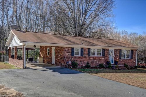 258 Jett Dr, Reidsville, NC, 27320-8845 | Card Image
