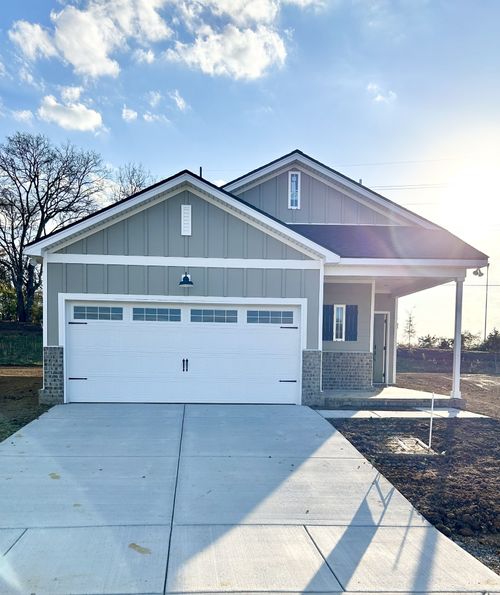 549 Canal Cir, Nashville, TN, 37214-3395 | Card Image