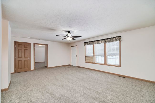 20x14 living room | Image 14