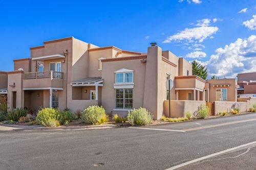 41 E Via Plaza Nueva, Santa Fe, NM, 87507-8442 | Card Image