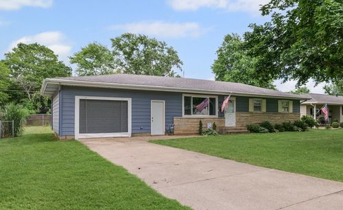 809 S Longview Rd, Monticello, IL, 61856-2023 | Card Image