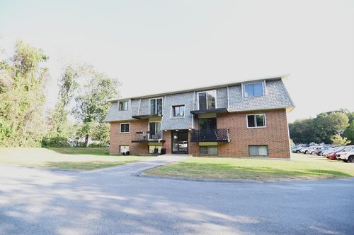 apt-2-7-176 Maple Ave, Rutland, MA, 01543-1328 | Card Image